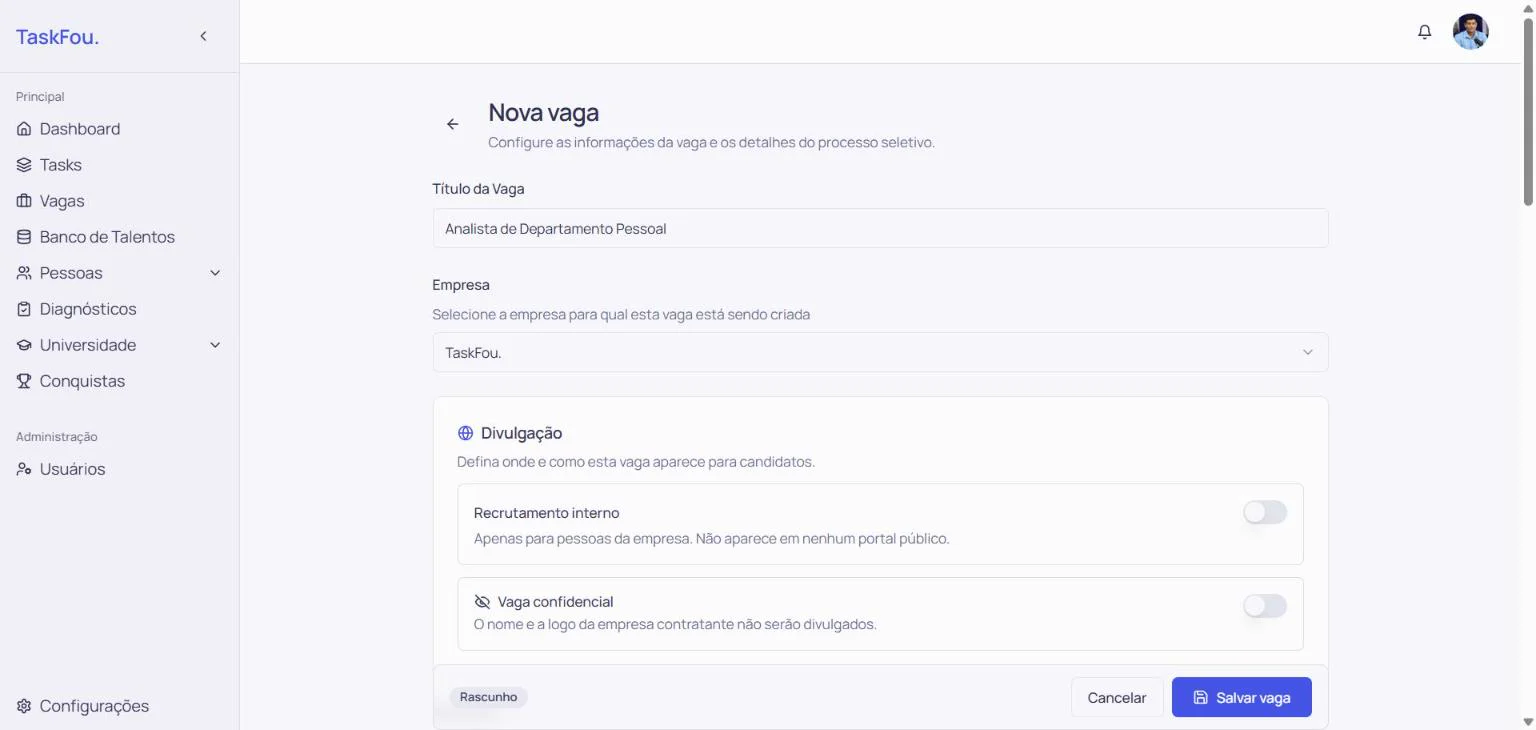 Formulário Nova vaga com título, empresa e opções de divulgação